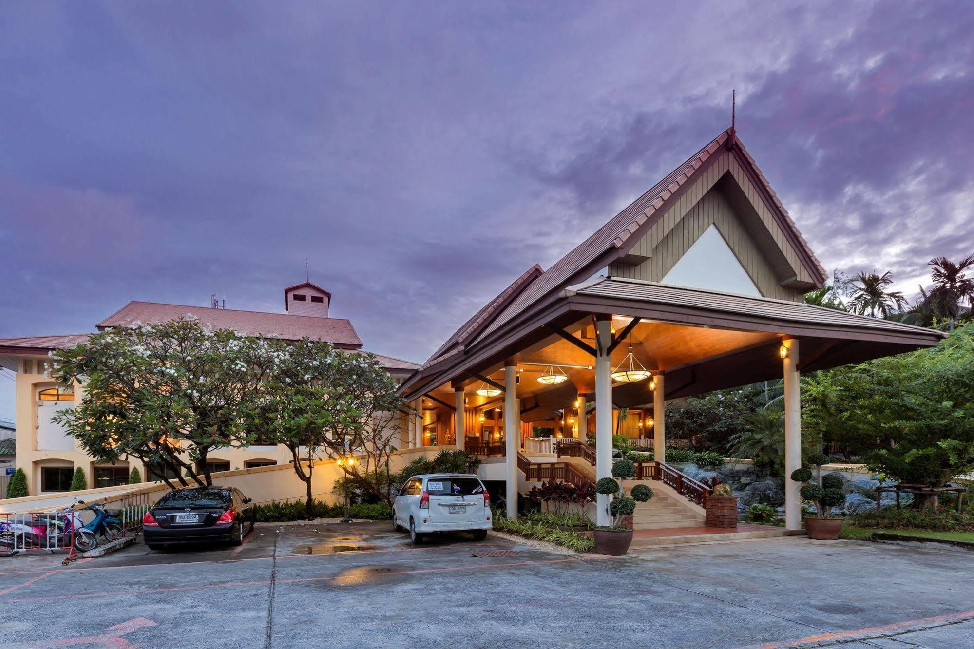 Thara Patong Beach Resort & Spa Zewnętrze zdjęcie