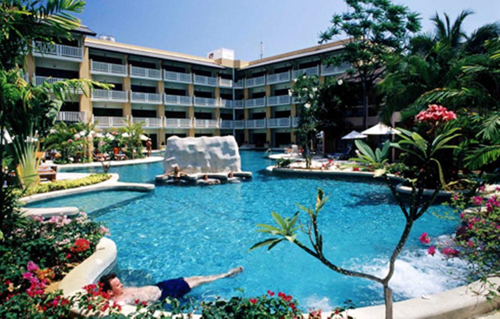 Thara Patong Beach Resort & Spa Zewnętrze zdjęcie