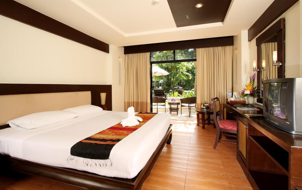 Thara Patong Beach Resort & Spa Zewnętrze zdjęcie